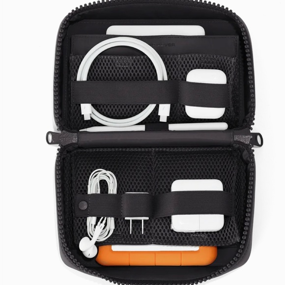 Arlo Neoprene Tech Organizer - Picture 2 of 5